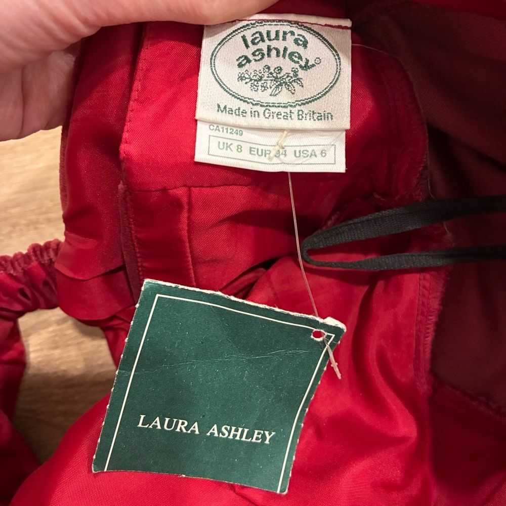 NWT Laura Ashley Women’s Vintage 80s Red Velvet Puff Sleeve Midi Dress Size 6 - Picture 5 of 8